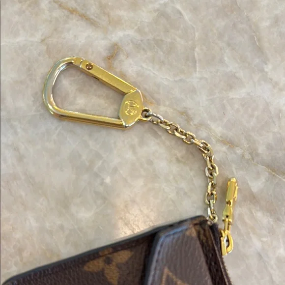 Louis Vuitton Monogram Recto Verso Key Pouch - Picture 3 of 9
